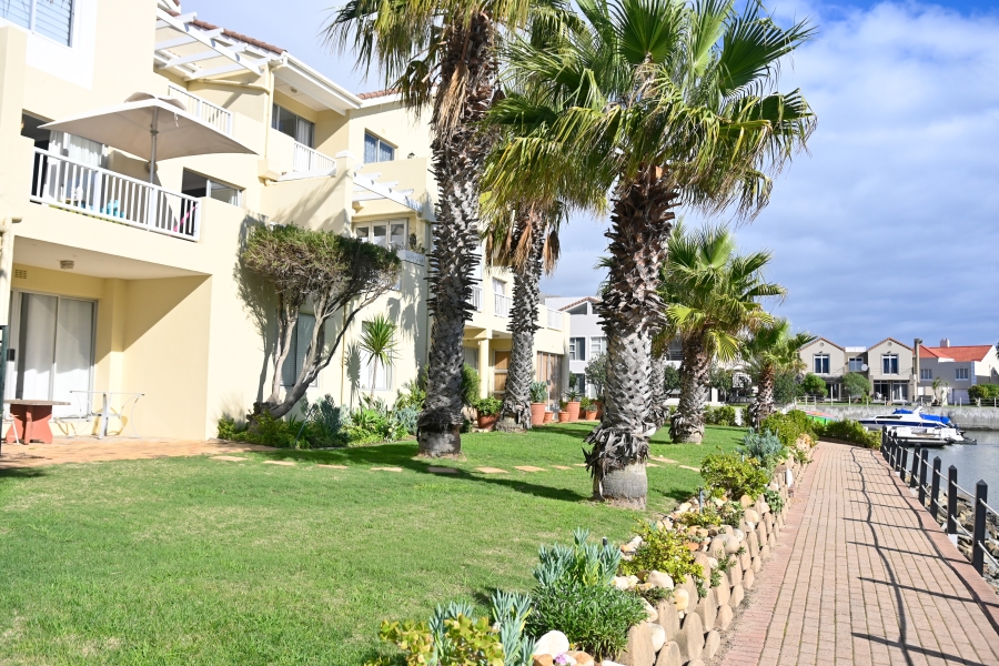2 Bedroom Property for Sale in Harbour Island Western Cape